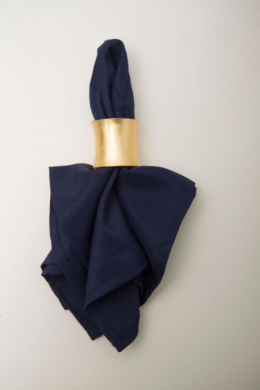 Alquiler de servilletas de tela + aro dorado (Min. 20 servilletas)